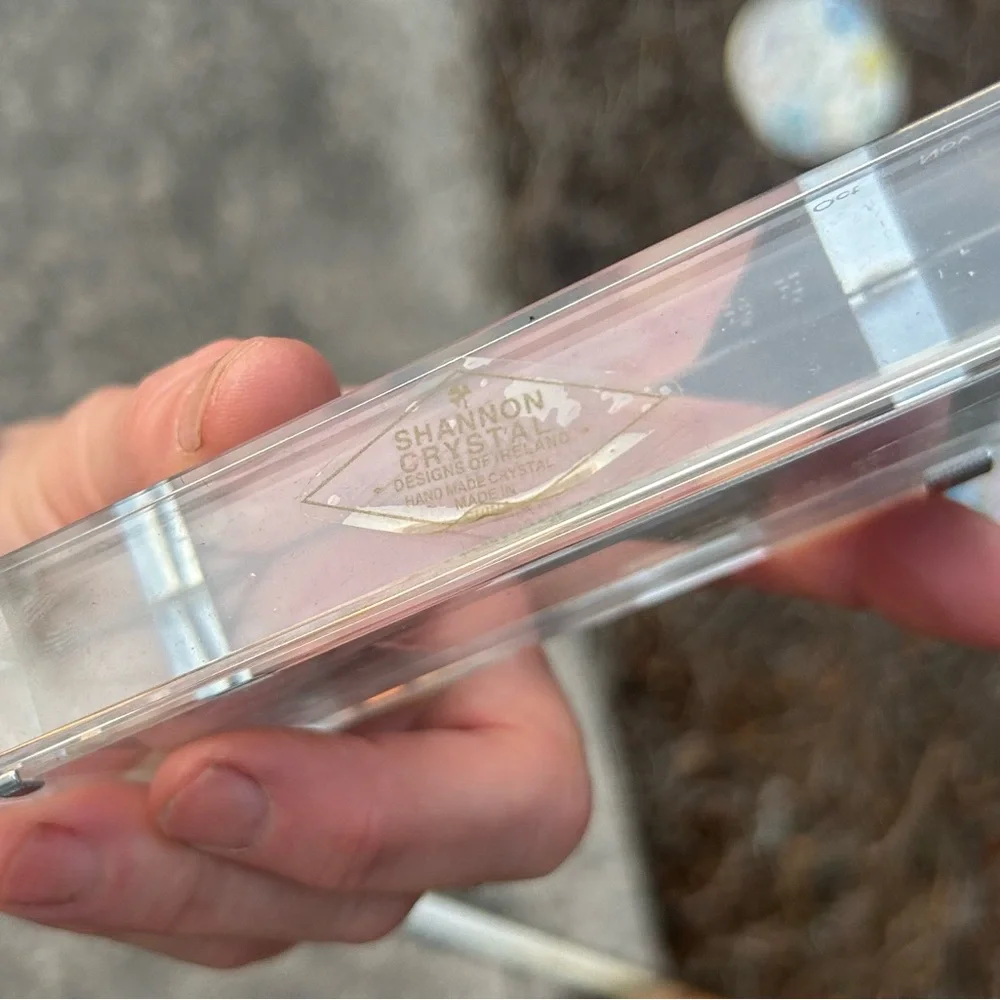 Shannon Crystal calendar desk accessory.